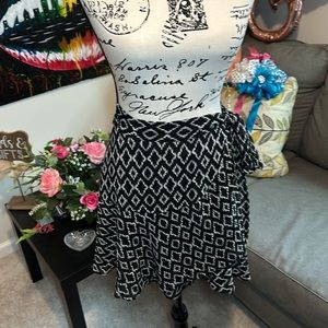 NWT- Banana Republic Side Tie-Up Skirt, Size Medium